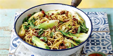  Gehakttortilla met Pak Choi en Gember: Een Kruidig Avontuur voor je Smaakpapillen?