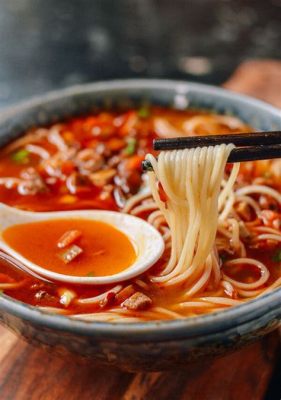   Bàise Miàn:  Is Deze Pikante en Romige Noodlesoep Niet de Perfecte Comfort Food Voor Een Koude Winteravond?